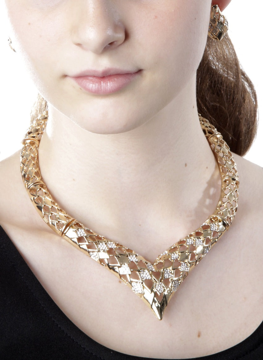 Set Collar y Aretes Chatties en V Incrustaciones de Fantasía Oro