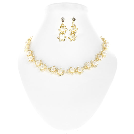 Set Collar y Aretes Lulu Flores y Perlas con Incrustaciones de Fantasía Oro
