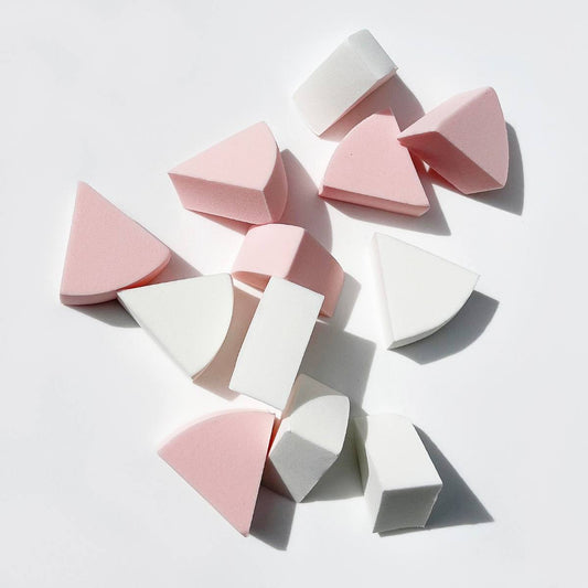 Set de 12 esponjas de maquillaje Peschelle  en forma de cuña color carne y blanco