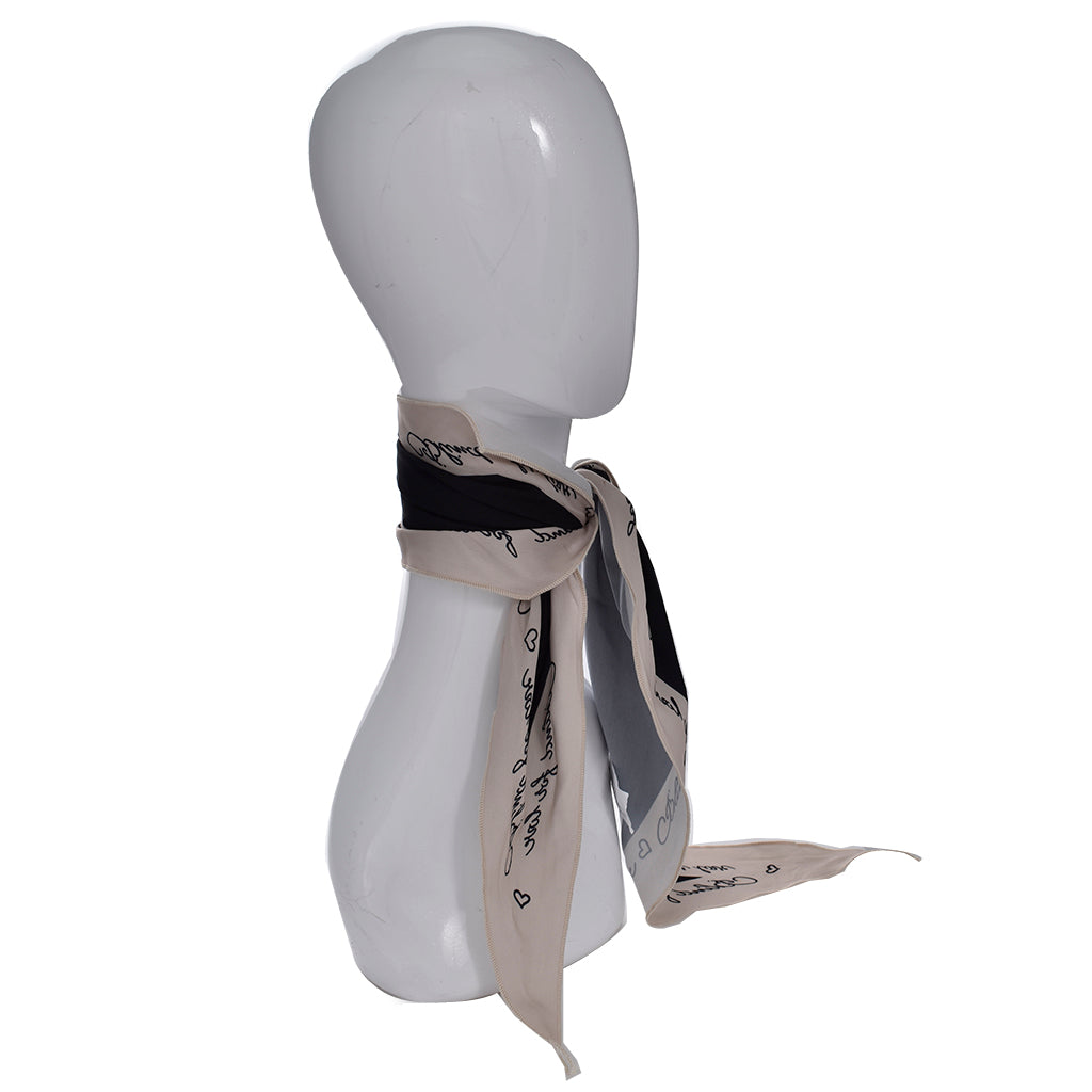 Pañoleta [Chatties] con diseño de rombo y grabado