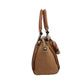 Bolsa [Guy Laroche] tipo mini tote con divisiones interiores y monedero color camel