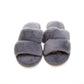 Pantufla [Peschelle] afelpada con diseño de tiras color gris